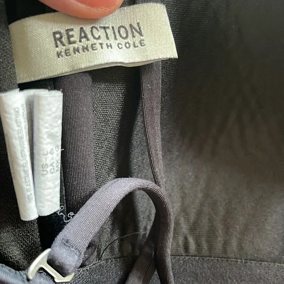 Kenneth Cole Reaction tankini ruffle top with detachable straps - Picture 4 of 4